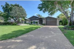 613 W Lakewoode Circle  W, Delray Beach, FL 33445 Sold 09/05/23