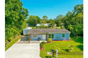 927 SW 37th Street, Palm City, FL 34990 Sold 06/27/23