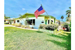 381 NE 28th Terrace, Boca Raton, FL 33431 Sold 08/14/23