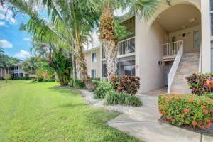 13870  Oneida Drive    F2, Delray Beach, FL 33446 Sold 08/04/23