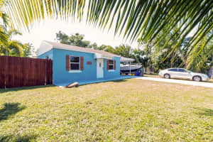 6925  Westview Drive, Lake Worth Beach, FL 33462 Sold 06/20/23