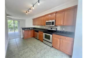 1685  42nd Square   103, Vero Beach, FL 32960 Sold 07/25/23