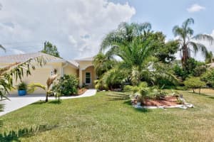 471  High Hawk Circle, Vero Beach, FL 32962 Sold 06/29/23
