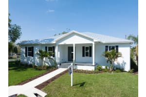 1071 SW 37th Terrace, Palm City, FL 34990 Sold 08/21/23