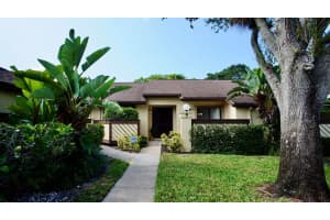 5  Bay Cedar Court, Royal Palm Beach, FL 33411 Sold 06/23/23