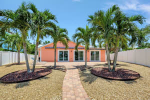 490 SW Beachway Avenue, Palm City, FL 34990 Sold 09/27/23