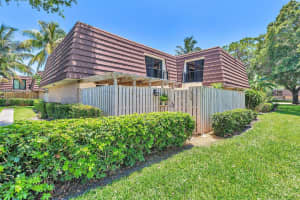 313  3rd Lane Palm Beach Gardens, FL 33418 Sold 06/06/23