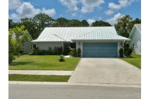6721 SE Lillian Court, Stuart, FL 34997 Sold 08/29/23