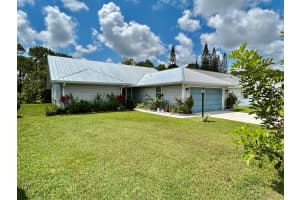 6721 SE Lillian Court, Stuart, FL 34997 Sold 08/29/23