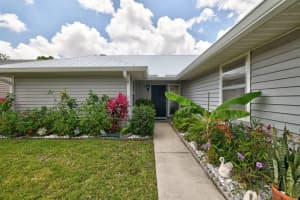 6721 SE Lillian Court, Stuart, FL 34997 Sold 08/29/23