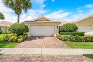 8439 Saint Johns Court Wellington, FL 33414 Sold 07/14/23