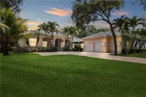 241  Oak Hammock Circle  SW, Vero Beach, FL 32962 Sold 10/16/23