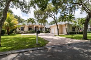 241  Oak Hammock Circle  SW, Vero Beach, FL 32962 Sold 10/16/23