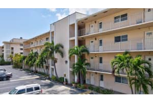 698 NE Spanish River Boulevard   24, Boca Raton, FL 33431 Sold 09/28/23