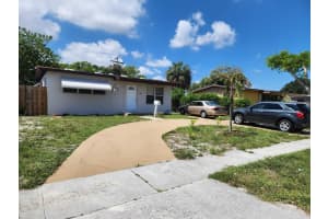 1366  10th Street, West Palm Beach, FL 33401 Sold 08/08/23