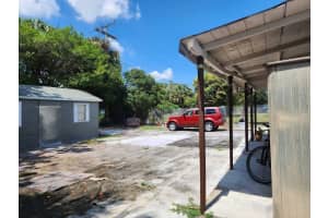 1366  10th Street, West Palm Beach, FL 33401 Sold 08/08/23