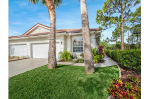 6872 SE Warwick Lane, Stuart, FL 34997 Sold 09/05/23