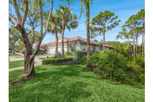 6872 SE Warwick Lane, Stuart, FL 34997 Sold 09/05/23