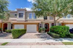 176 W Astor Circle Delray Beach, FL 33484 Sold 06/20/23