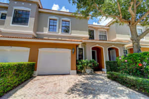 176 W Astor Circle Delray Beach, FL 33484 Sold 06/20/23