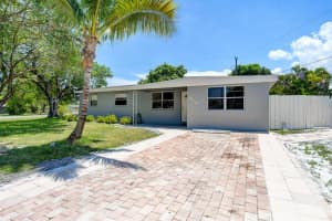 300 NW 38th Street, Deerfield Beach, FL 33064 Sold 08/01/23