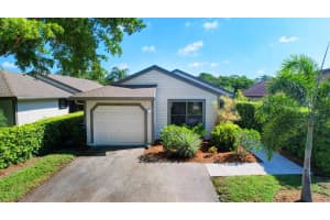 2510  Bedford Mews Drive, Wellington, FL 33414 Sold 07/20/23