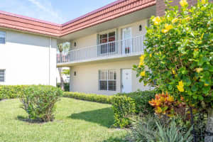 77  Royal Oak Drive   102, Vero Beach, FL 32962 Sold 07/21/23