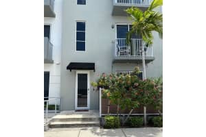 410 NE 36th Street   6, Oakland Park, FL 33334 Sold 10/27/23