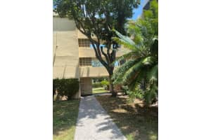 942 NE 199th Street   3a, Miami, FL 33179 Sold 09/13/23