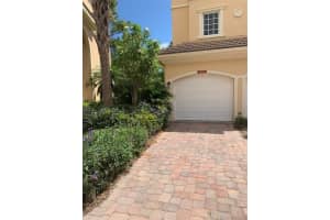 12575 SE Old Cypress Drive, Hobe Sound, FL 33455 Sold 06/30/23