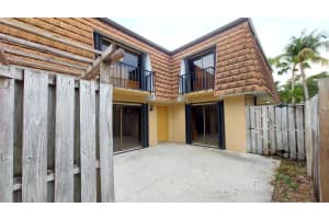 102  1st Lane, Greenacres, FL 33463 Sold 06/21/23