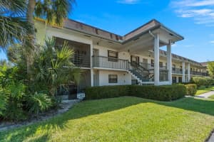 1271 SE Parkview Place   H-12, Stuart, FL 34994 Sold 08/17/23