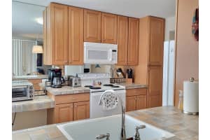 825  Egret Circle   411, Delray Beach, FL 33444 Sold 09/05/23