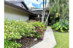 10015  Shadywood Place, Boynton Beach, FL 33437 Sold 04/17/24