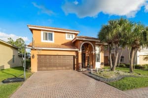 120 Sarona Cir, Royal Palm Beach, FL 33411, Sold 08/11/23