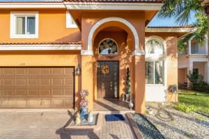 120 Sarona Cir, Royal Palm Beach, FL 33411, Sold 08/11/23