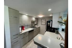 320 Horizon W APT 102, Boynton Beach, FL 33435, Sold 07/31/23