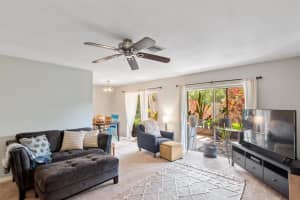 121  10th Avenue, Vero Beach, FL 32962 Sold 08/02/23