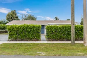 1475  7th Street, West Palm Beach, FL 33401 Sold 09/29/23