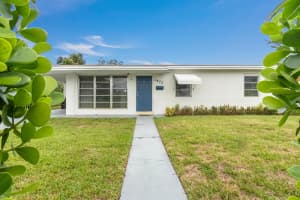 1475  7th Street, West Palm Beach, FL 33401 Sold 09/29/23