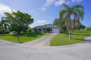 1565 SE South Balcourt Court, Port St Lucie, FL 34952 Sold 08/11/23