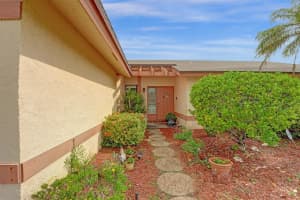 9722  Richmond Circle, Boca Raton, FL 33434 Sold 07/14/23