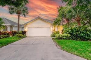 1050  Bedford Avenue, Palm Beach Gardens, FL 33403 Sold 08/10/23