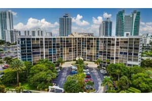 600  Parkview Drive   819, Hallandale Beach, FL 33009 Sold 08/28/23