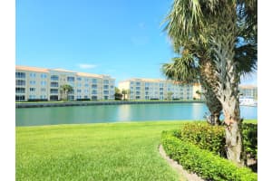 8  Harbour Isle Drive  E 103, Fort Pierce, FL 34949 Sold 10/16/23