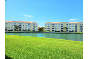 8  Harbour Isle Drive  E 103, Fort Pierce, FL 34949 Sold 10/16/23