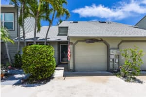 933 NE Sandalwood Place, Jensen Beach, FL 34957 Sold 08/01/23