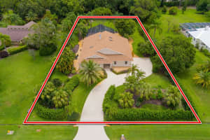 2402 SW Racquet Club Drive, Palm City, FL 34990 Sold 04/19/24