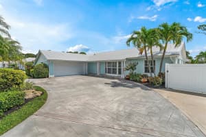 78  Golfview Drive, Tequesta, FL 33469 Sold 08/10/23
