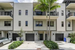 458 SE 1 Circle, Pompano Beach, FL 33060 Sold 07/20/23